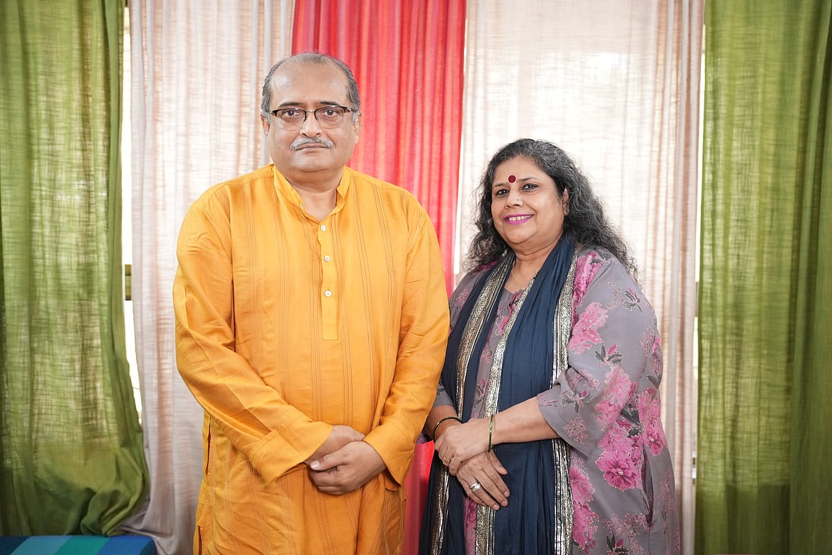 Umesh Vipin with his wife Sangeeta Khare 